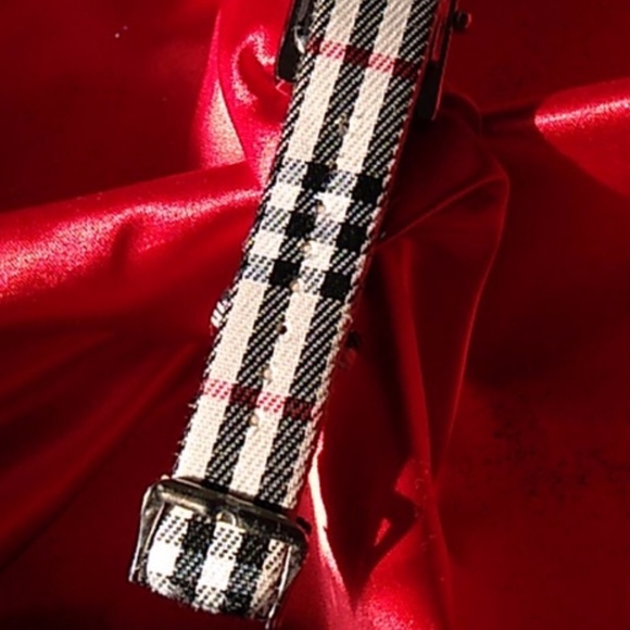 Burberry Plaid Vintage Like New Watch - Picture 3 of 16